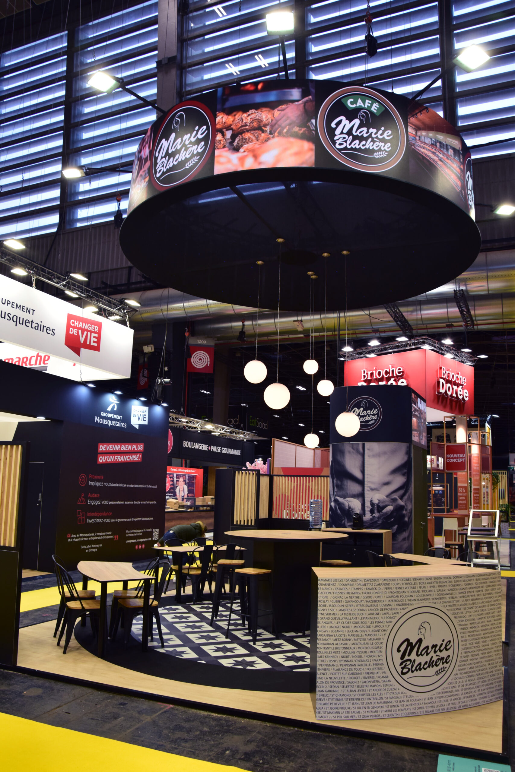 EG-Event-stand-Marie-Blachere_FranchiseExpo2025_enseigne-cerce-LED